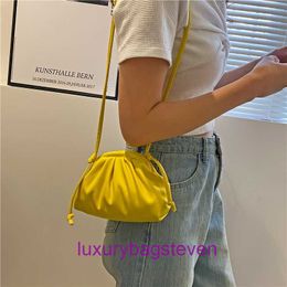 Wholesale Top Original Bottgss Ventss Pouch tote bags online shop Soft Womens Bag 2024 Spring New Texture Fashion Shoulder Candy Color Dump With Real Logo