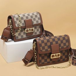 Shop Factory Wholesale Wide Shoulder Strap Niche Design Womens Bag Classic Large Capacity Stylish Small Square Trendy Chequered Crossbody