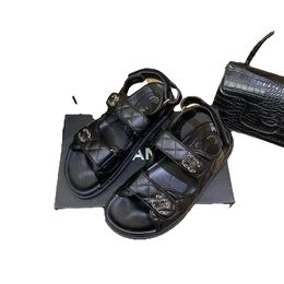 2024 Designer Sandalen Frauen Kristall Kalb Leder Freizeitschuhe Römische Sandale Flach Heel Wedge Diamond gewebte Schnalle ES Pantoffeln mit Kastengröße 35-42