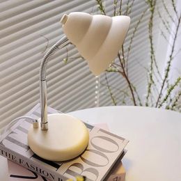 Table Lamps Mediaeval Instagram Cream Style Bedroom Desk Reading Light Adjustable Retro Cute Bedside Decorative Atmosphere