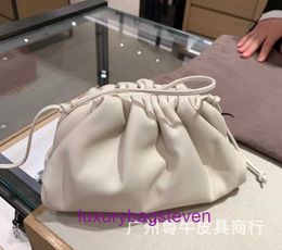 Bottgss Ventss Designer Pouch Shoulder bags online shop 2024 spring and summer new leather soft cloud bag fashion fold sheepskin simple With Real Logo