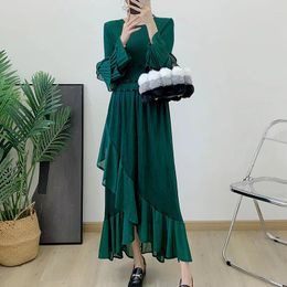 Casual Dresses Miyake Pleated Women's Dress Wave Lace Long Sleeve Solid Colour Autumn Formal Occasion Evening