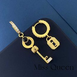 Dangle Chandelier 2024 European and American style asymmetrical design brass Jewellery key lock pendant womens earrings 24316