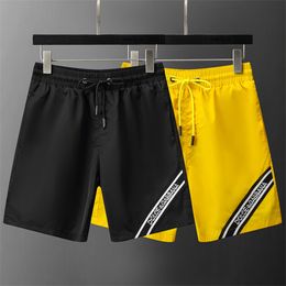 Men's Shorts Designer Hawaiian Resort Shorts Men's Summer Fashion Casual street bodybuilding wear Quick drying Swimsuit board Beach Pants A32