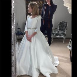 White Long Sleeves Satin Flower Girls Dresses Beaded Ruffles Hollow Back A Line Floor Length Flower Girl Dresses Formal Wears With7426161