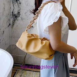 Top original wholesale Bottgss Ventss Pouch tote bags online shop Summer small bag Womens 2024 new fashion one shoulder underarm net red With Real Logo