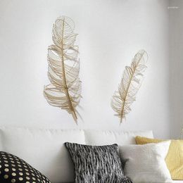 Decorative Figurines Mediterranean Living Room TV Background Wall Decoration Creative Pendant Golden Feather Handmade Wrought Iron Home