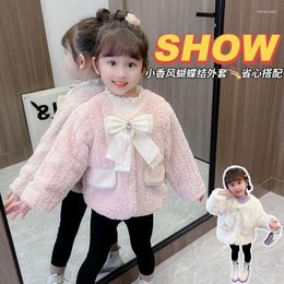 Jackets 2024 Baby Girls Soft Fake Coats Big Bow Beaded Winter Warm Coat Elegant Girl Kids Birthday Princess Overcoats Children Clothes