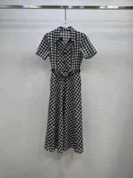 2024 Våren korta ärmar Lapel Neck Belt Plaid Women Dress Designer High End Womens Runway Dress Vestidos de Festa 31612