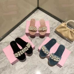 Новые женские тапочки, роскошные бархатные сандалии с жемчугом, модная летняя обувь