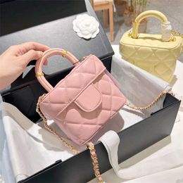 Women 24s Top Handle Lattice Makeup Bag Fashion Chain Vintage Shoulder Bags Diamond Lambskin Crossbody Handbags Mini Cosmetic Case Luxury Purses 18cm