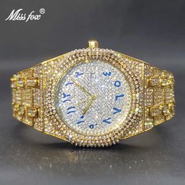 Luxury Quartz Watch For Men Gold Full Diamond Iced Out Big Man Wristwatches Calendar Waterproof Watches Gift Male Drop 240314