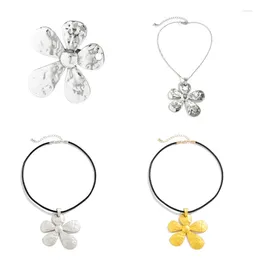 Pendant Necklaces Sweet Cool Irregular Flower Neckband Metal Rings Collar Necklace Adjustable Choker Jewelry