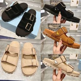 Pantoletten A Bride en Veau Velours Sandali Slider in Pelle Scamosciata Ecru 1XX692 Markensandalen Designer Slide Damen Slides Emaille-Metall-Dreieckslogo lässiger Stil 35 42