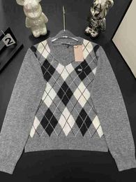 Women's Sweaters designer Designer women's knitted solid Colour long sleeve letter wool diamond Cheque style fashion star loose high-end top PQEM