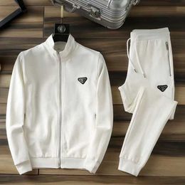 Tasarımcı Mens Trailtsits Casual Sportsswear Suit Erkek Yeni Moda Seyahat İki Parçalı Set