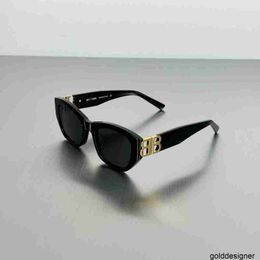 Tasarımcı 24 Parisli Ev BB0311 Moda Plakası Güneş Gözlüğü, Kadın Güneş Koruyucu Kedi Gözleri, Doğru Versiyon, Yüksek Kalite AHCP