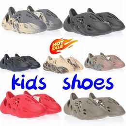 Baby Kids Shoes Runner Slipper Shoe Sneaker Designer Slide Big Boys Black Foam Kid Youth Toddler Infants Boy Girl Children Saizes 28-33