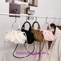 Factory Outlet Wholesale Bottgss Ventss Pouch Tote bags for sale Folded Cloud Bag 2024 New Fashion High Quality Handheld One Shoulder With Real Logo