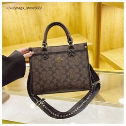 Factory Clearance New Hot Designer Handbag Fashionable Large Capacity Texture Tote Bag Spring New Style Womens