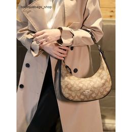 Cheap Wholesale Limited Clearance 50% Discount Handbag Light Luxury Brand Womens Bag New Fashionable and Versatile Girls Sense Small Handheld One Shoulder Underarm