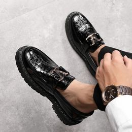 Black Loafers Men Patent Leather Shoes Alligator Pattern Breathable SlipOn Solid Casual Handmade Size 3944 240312