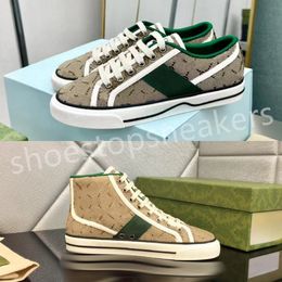 Designer Sneakers Canvas Casual Shoe Women Men Beige Embroidered Shoes Rubber Sole Printed Embroidery Denim Red Green Patchwork Color Fashion Classical Shoes