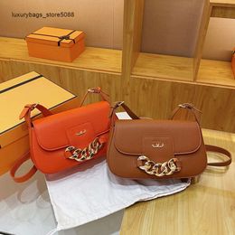 Factory Clearance New Hot Designer Handbag High End Underarm New Fashion Chain Unique Dign Handbag Style Shoulder Bag