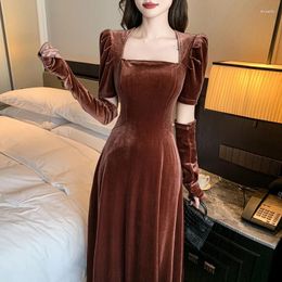 Casual Dresses 2024 Elegant Winter Velvet Long Party Dress French High Quality Women Square Collar Slim Waist Full Sleeve Evening Vestidos