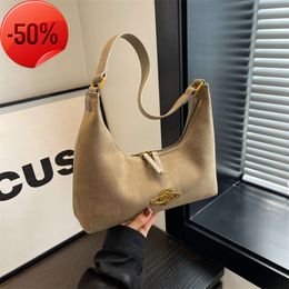 Factory Stores Korean Version Popular Crescent Shaped Bag for Womens 2024 New Minimalist Trend Niche Fashion Underarm Shoulder