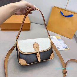 2024 Bag Leather Lamb Fur Flap Messenger Envelope Evening Party Christmas Holiday Gift Lock