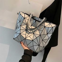 Shoulder Bags Internet Fashion Splicing Geometric Diamond Grid Handbag with Texture Large Capacity Single Shoulder Tote Bag 240311