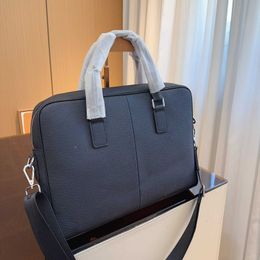 Briefcase designer bag Luxury laptop bag Solid Colour Design Large Capacity Leather Briefcase Business men Bag commercial bag Dust Bag 240115