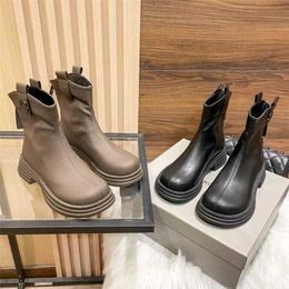 23% OFF Sports shoes 2024 Paris Family Womens Leather Boots Autumn/Winter High Edition Lambskin Back Zipper Fashion Versatile Short Boot Batch