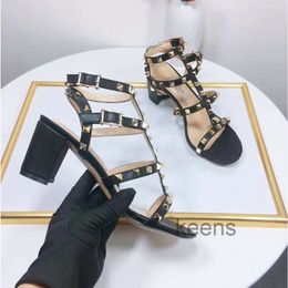 Women's leather studs sandals T-shaped clip on shoes summer designer high heel rivet shoes women's fashionable and sexy party high heels shoes