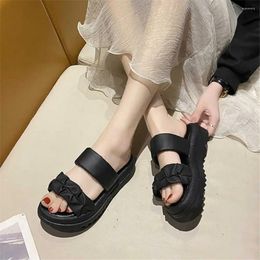 Slippers Light Weight Spring-autumn Women's Summer Sneakers 2024 Sport Slipper Shoes Sandals 43 Size Losfers Skor Different