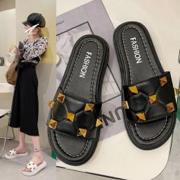 Slippers Women's Slippers 2021 Summer New Platform Muffin Online Influencer Fashion Rivet Outer Wear Height Increasing Slippers