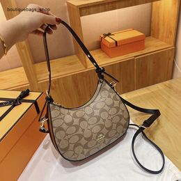 Cheap Wholesale Limited Clearance 50% Discount Handbag Womens New Crcent Bag High Quality Underarm Minimalist Shoulder Commuter Versatile Fashion