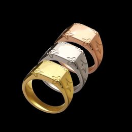 Titanium Steel V Letter Les Gastons Signet Ring Vitt guldplätering Kvinnor Ringar Par Kvinnor Män Designer Smycken BR-0110
