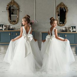 FATAPAESE Flower Girl Dress With Bow Long Train Lace Pearls Dresses Satin Tutu First Communion Ivory 240309