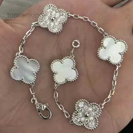 Cleef Van Four Leaf Clover Bileklik Tasarımcı Bilezik Jewelrys 925Silver Lüks Marka Tasarım Van Premium Bayanlar Bilezik