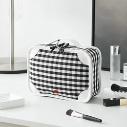 Heart Embroidered Cosmetic Wash Bag for Women Large Capacity Cotton Storge Box Internal Waterproof Organizer Cute Plaid Cases 240309