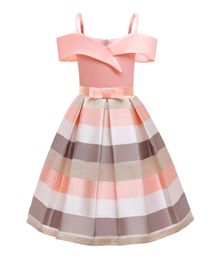 Yeni Varış Kız Elbise Çocuklar İçin Giysiler Doğum Günü Partisi Elbiseler Prenses Kolsuz Çizgi Elbise Gelinlik Çocuk Giysileri 310 Y8068925