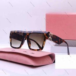 Designer Mui Mui Sunglasses for Woman Luxury Fashion Sports Polarise Muimui Sunglasses New Vintage Driving Beach Goggle Square Sun Glasses Miui Sunglasses 384