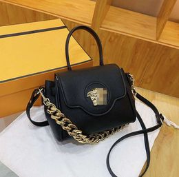 2023 New Fashionable Solid Color Handbag Flip Unique Texture Shoulder Trendy Crossbody Womens Bag KUJUYYTT