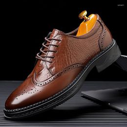 Dress Shoes Men Brogue Oxford Business Casual Leather Tooling Shoe Outdoor Flat Designer Antiskid Loafers Comfy Driving