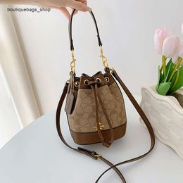 Cheap Wholesale Limited Clearance 50% Discount Handbag New Boutique Old Flower Bucket Bag for Womens Printed Fashionable and Versatile Drawstring Handheld