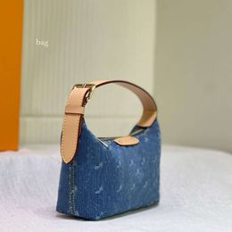 العلامة التجارية 3A مصمم Womens Bag Bag Denim حقيبة يد 82949 مقدمة من القماش المصغرة مصابيح القابض