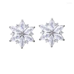 Stud Earrings Bettyue Charming Snowflake Noble White Colour Zirconia Earring For Women Exquisite Decoration In Wedding Party Delicate Jewellery