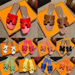Fashion Designer Sandals Women Calfskin Leather Flat Heel Black White Red Pink Silver Gold Brown Womens Slides Ladies Slippers Loafers Beach Shoes Sandale Sliders